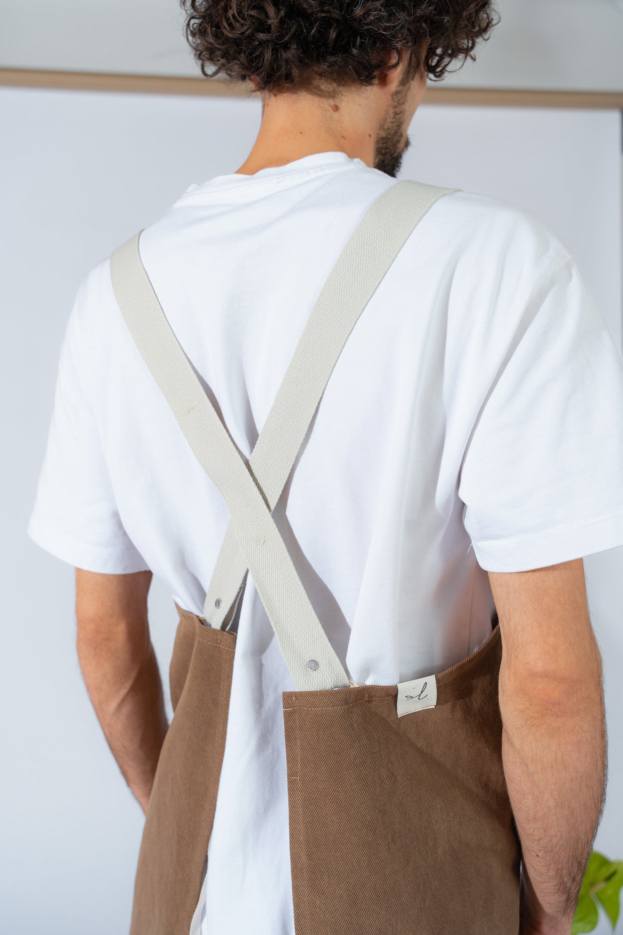Unisex-Schürze aus Hanf-Denim – Braun Old