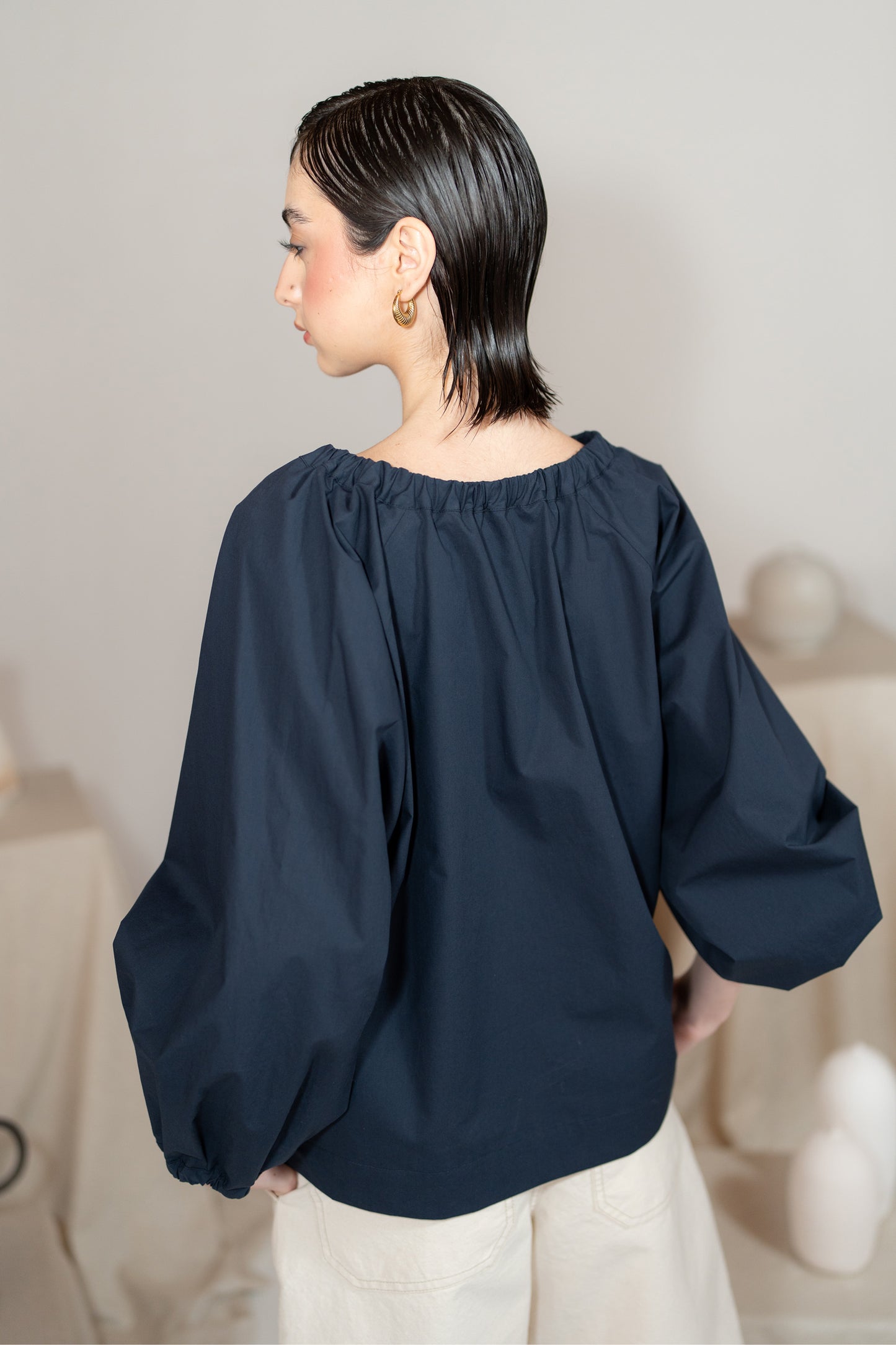 Blusa Paloma con maniche arricciate in cotone biologico - Blu navy
