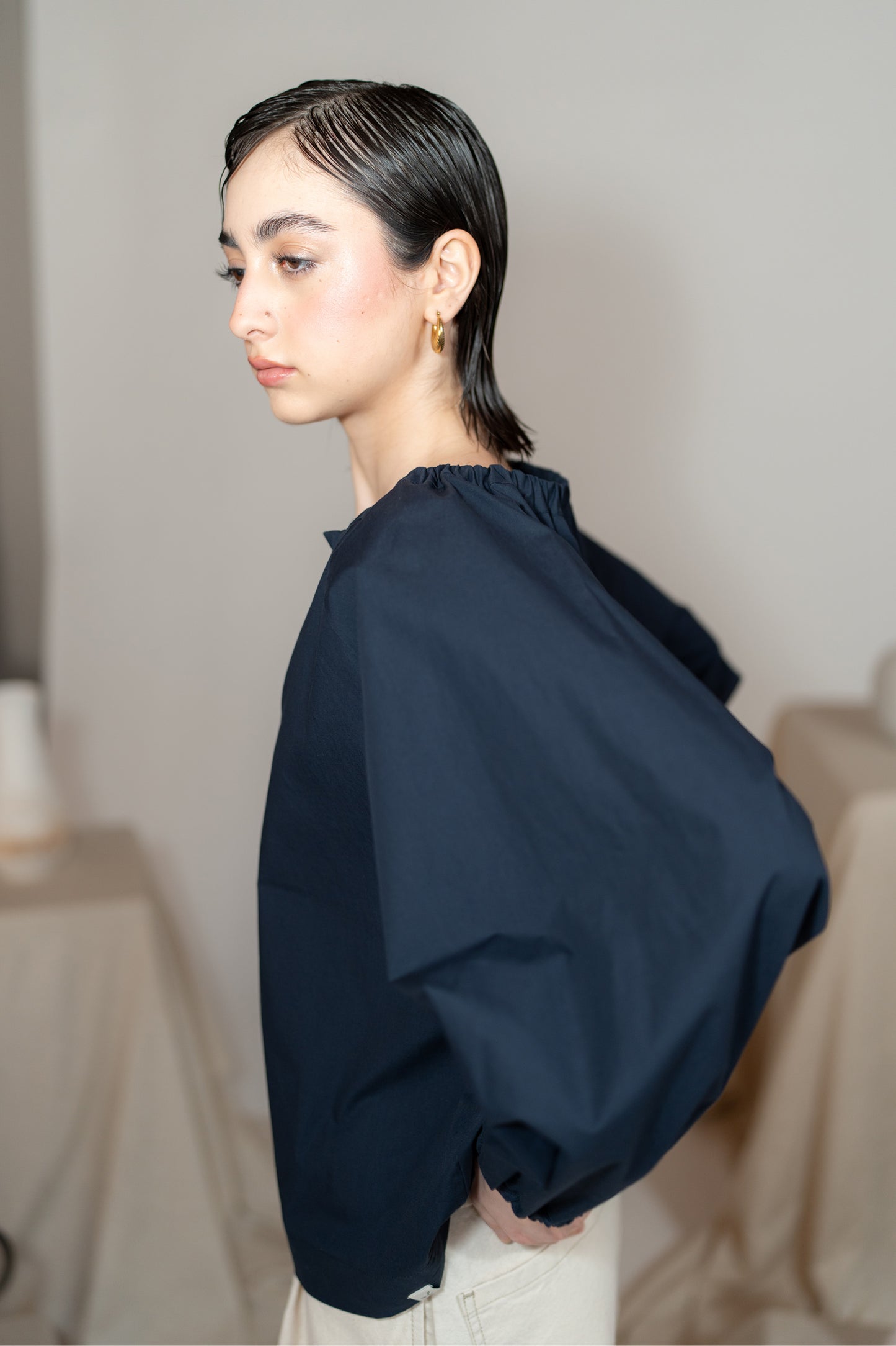 Blusa Paloma con maniche arricciate in cotone biologico - Blu navy