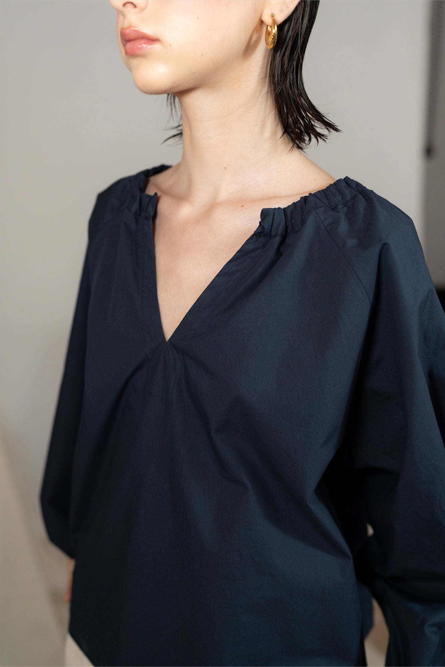 Blusa Paloma con maniche arricciate in cotone biologico - Blu navy