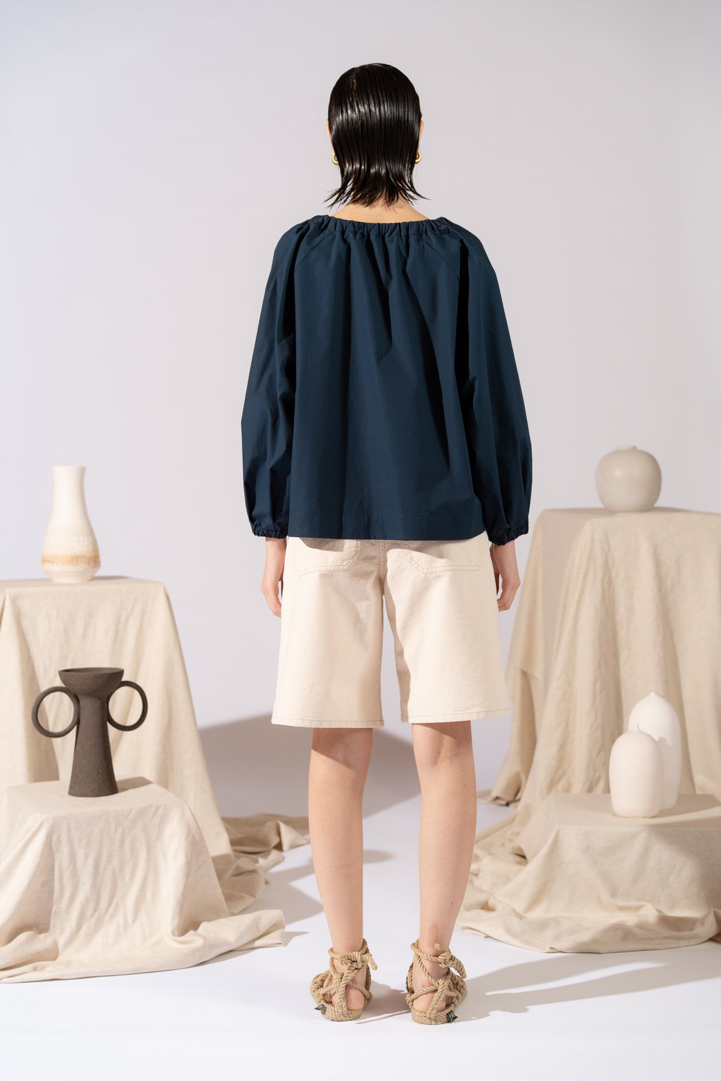 Blusa Paloma con maniche arricciate in cotone biologico - Blu navy