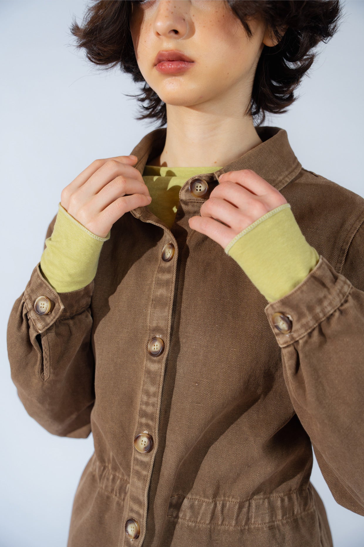 Overshirt Eva mit Kordelzug aus Hanf-Denim – Old Brown