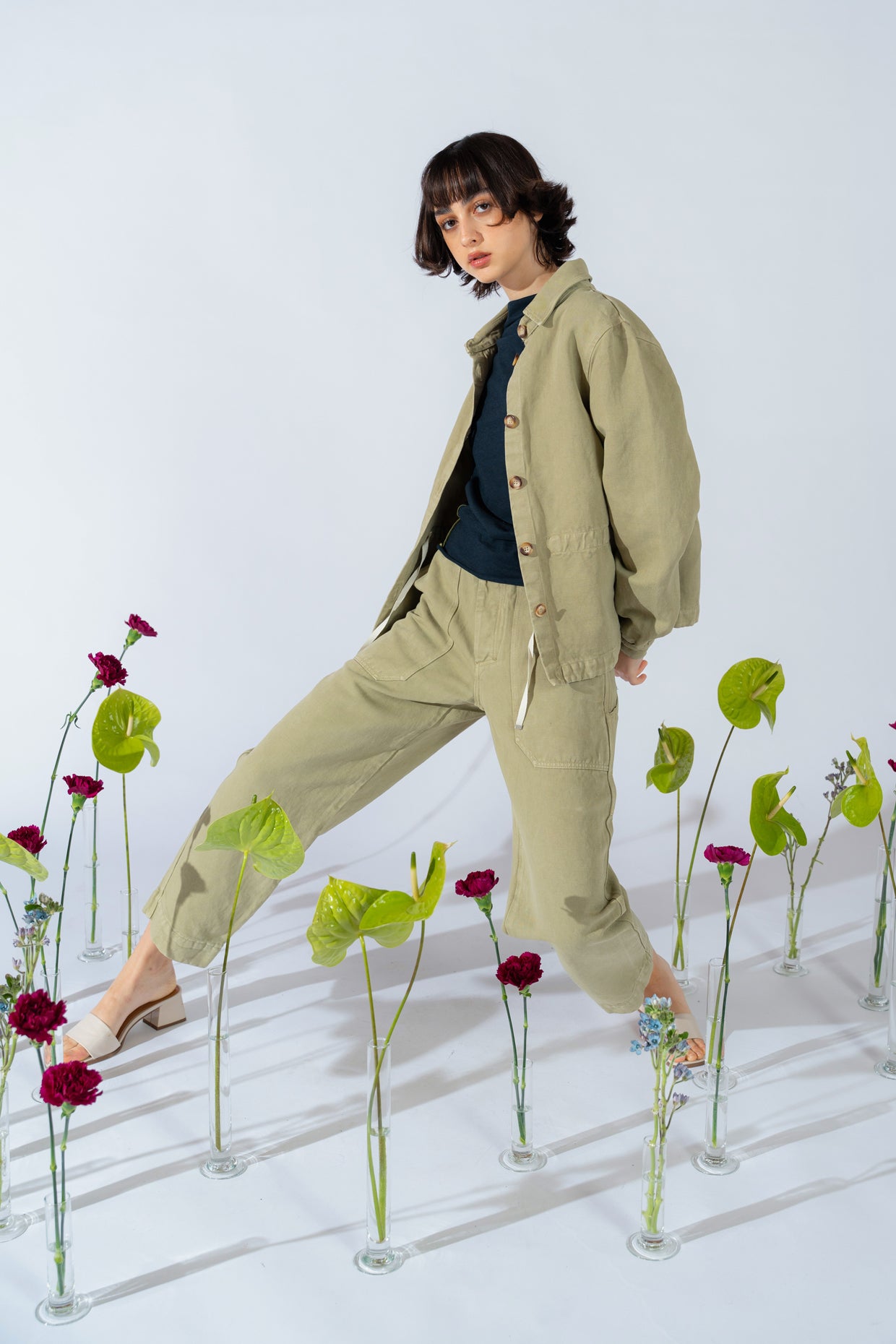 Overshirt Eva mit Kordelzug aus Hanf-Denim – kiwigrün