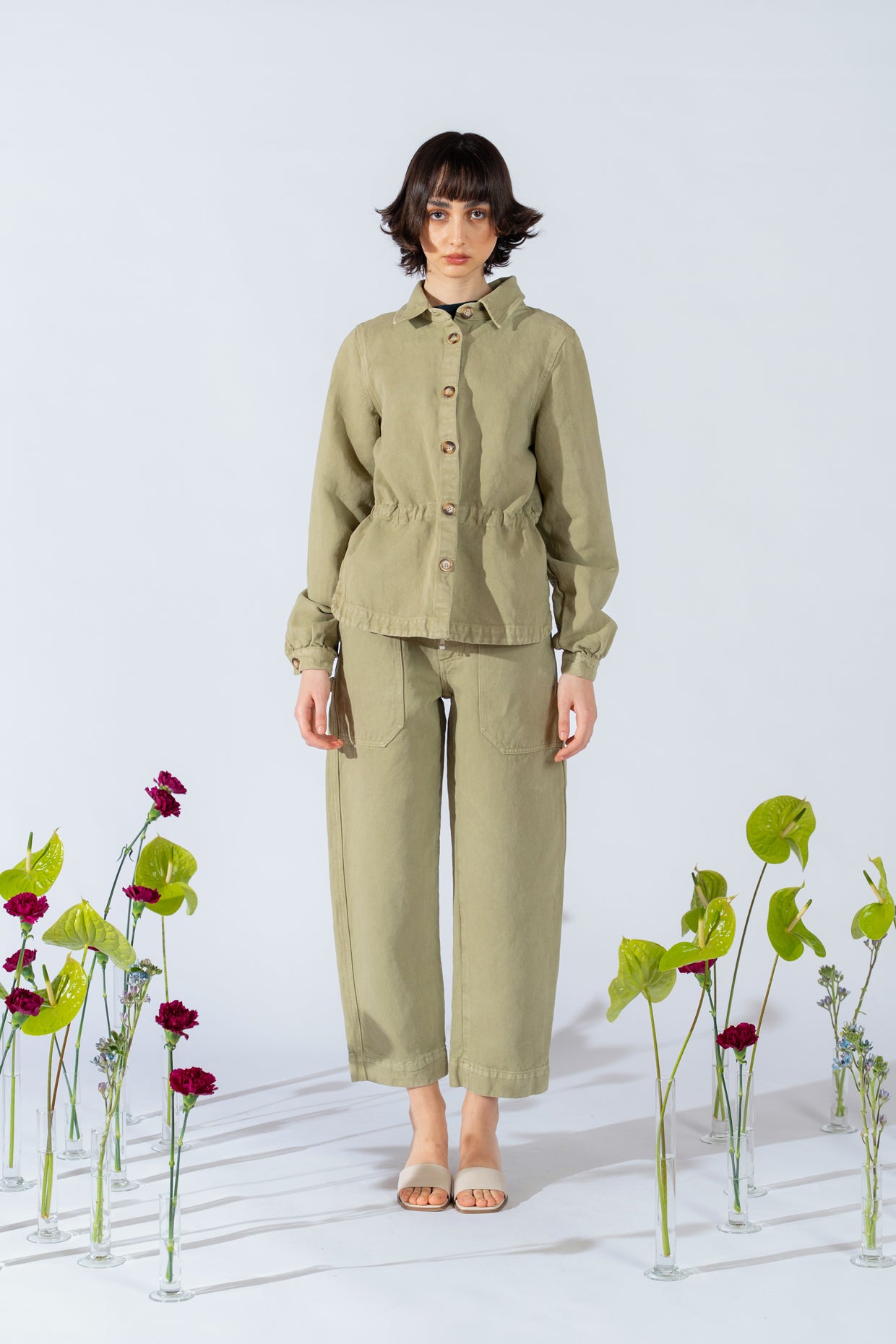 Overshirt Eva mit Kordelzug aus Hanf-Denim – kiwigrün