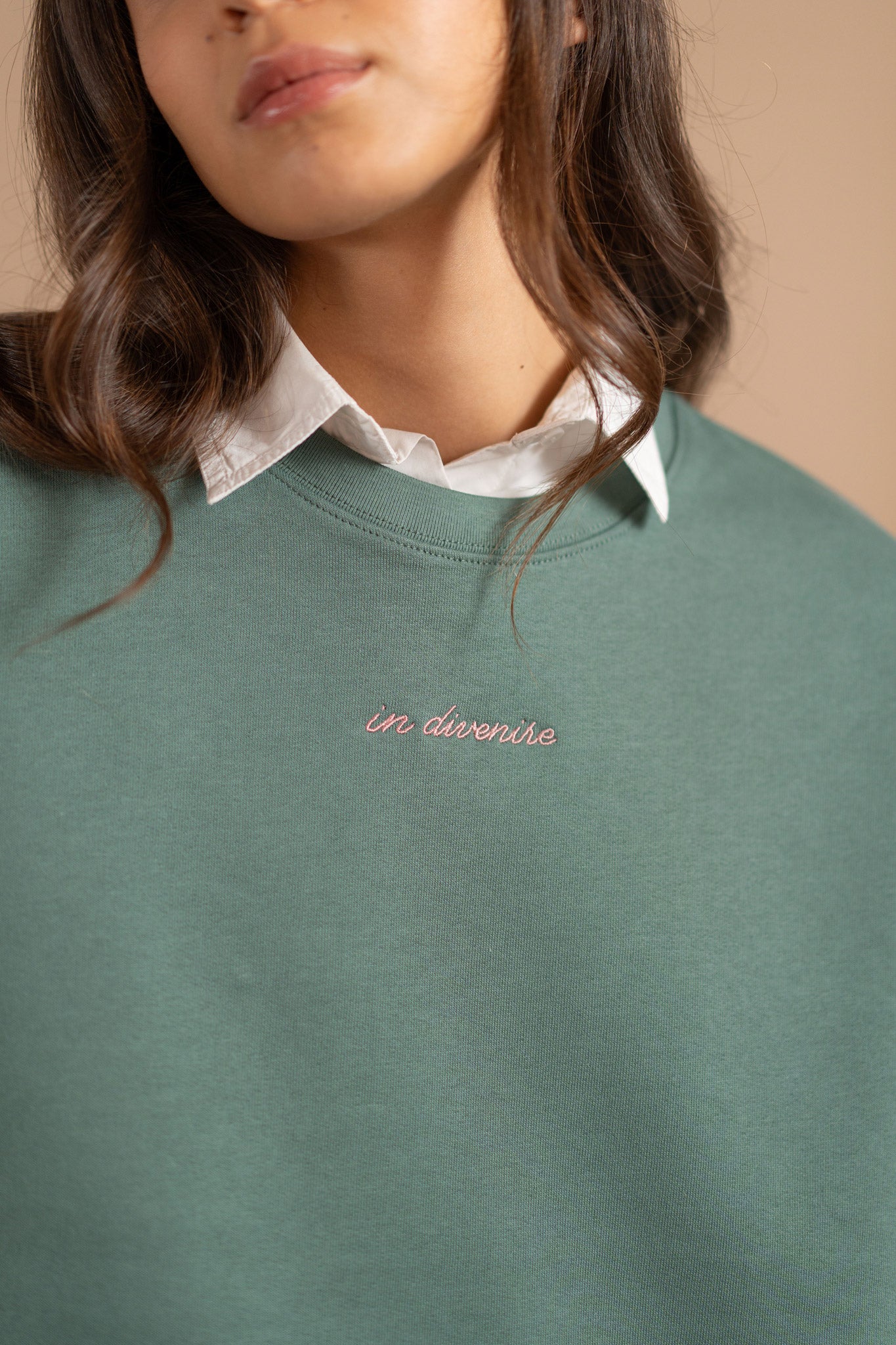 Sweatshirt „In divenire“ – Eukalyptusgrün