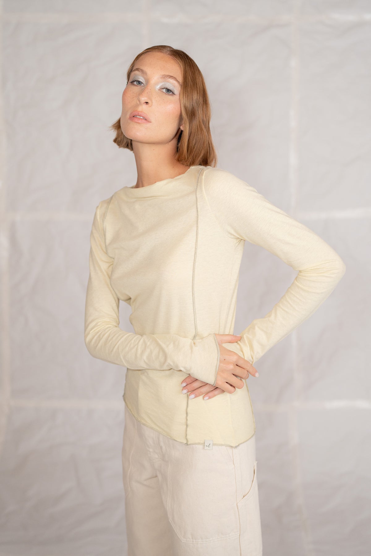 Tea Maglia manica lunga in cotone canapa con cuciture a contrasto - giallino