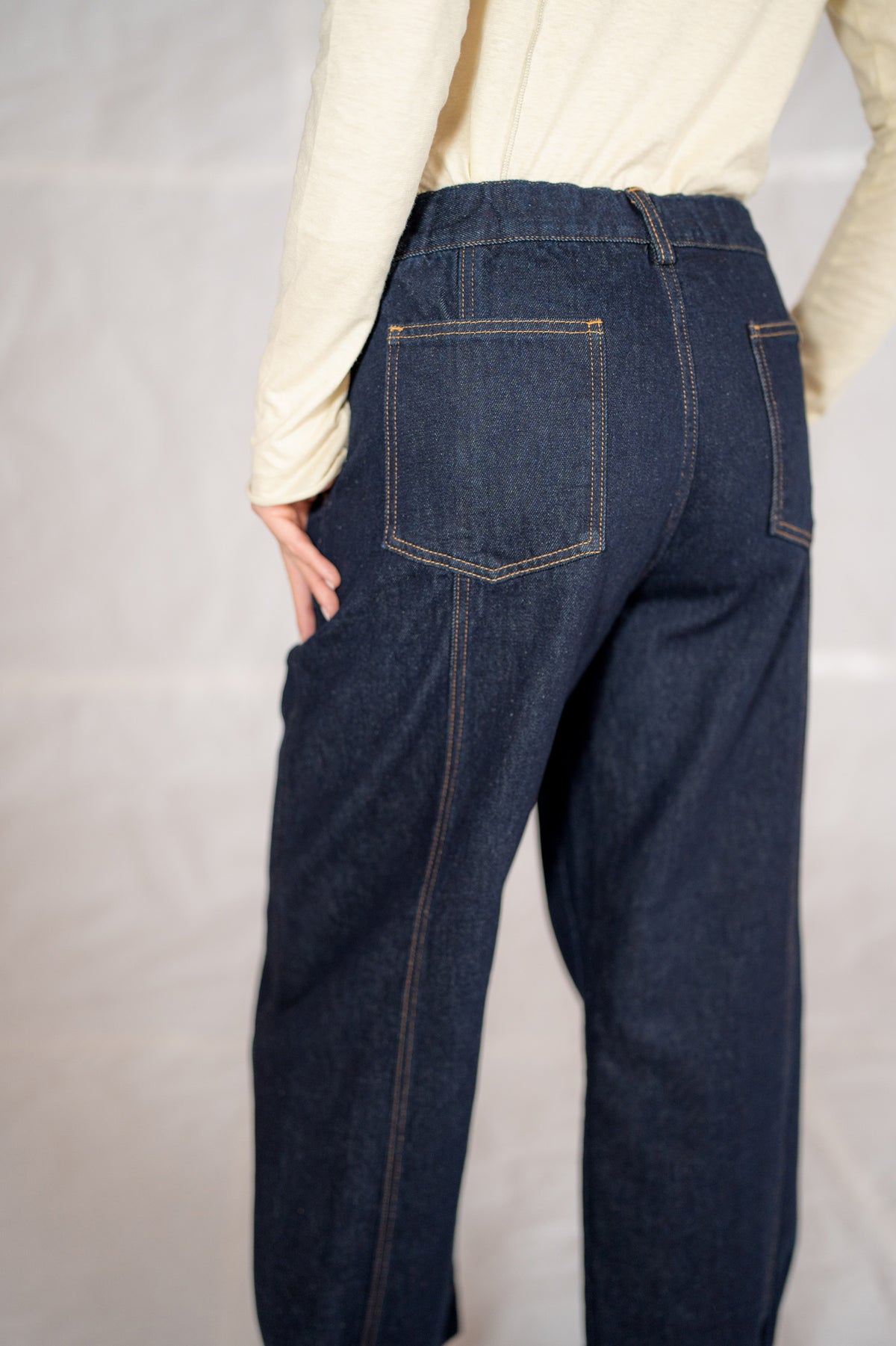 Selene Jeans in Recycled Cotton with Elastic Waistband - Indigo Blue
