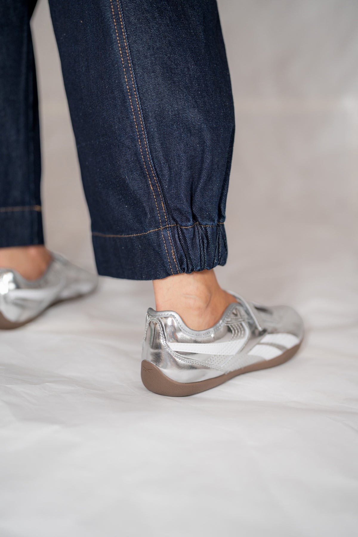 Selene Jeans in Recycled Cotton with Elastic Waistband - Indigo Blue