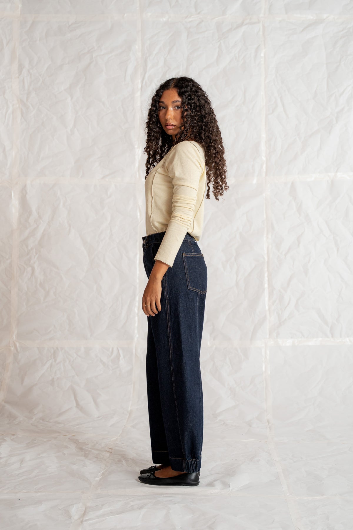Selene Jeans in Recycled Cotton with Elastic Waistband - Indigo Blue