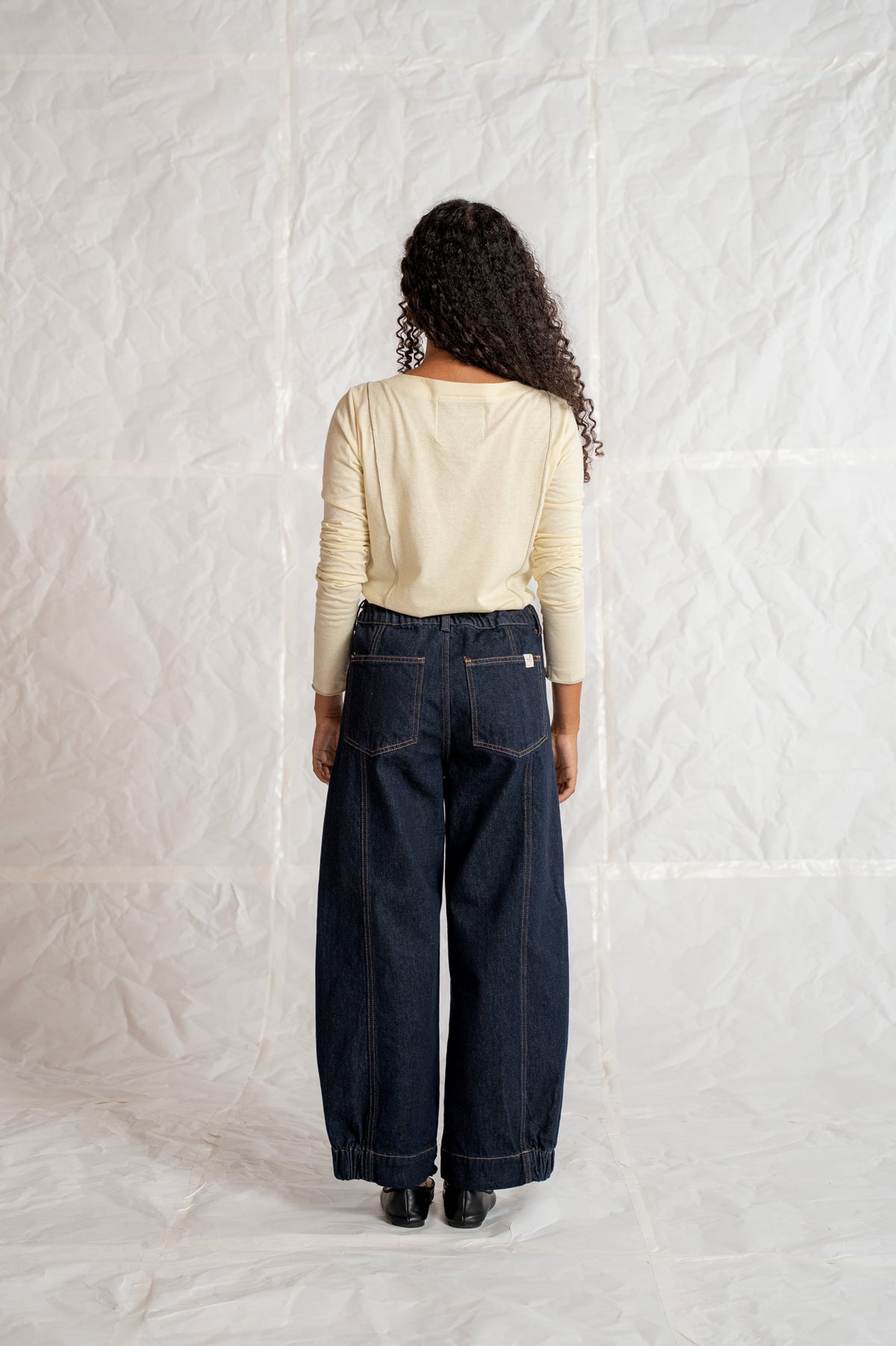 Selene Jeans in Recycled Cotton with Elastic Waistband - Indigo Blue
