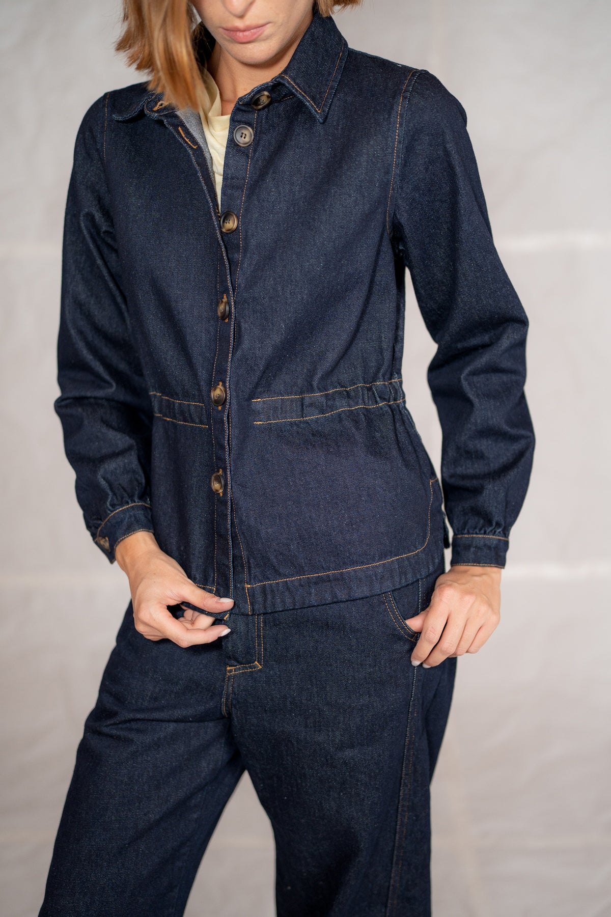 Overshirt Jeans Eva con coulisse in cotone riciclato - Blu indaco