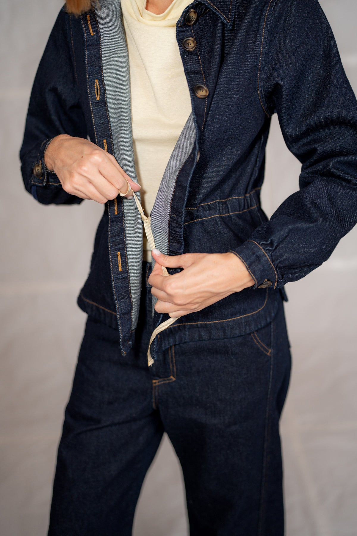 Overshirt Jeans Eva con coulisse in cotone riciclato - Blu indaco