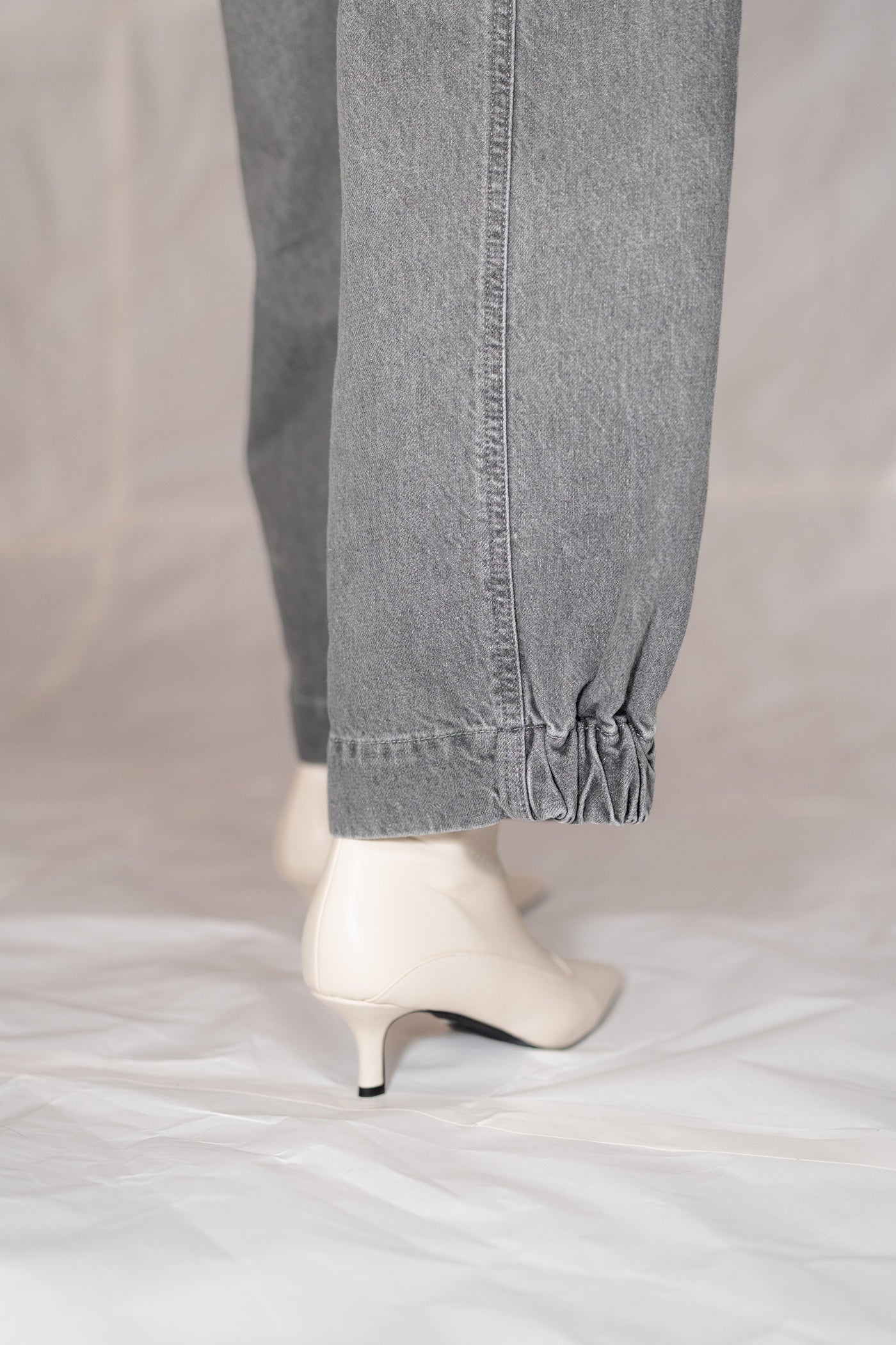 Jeans Selene in cotone canapa con elastico in vita - grigio stonewashed