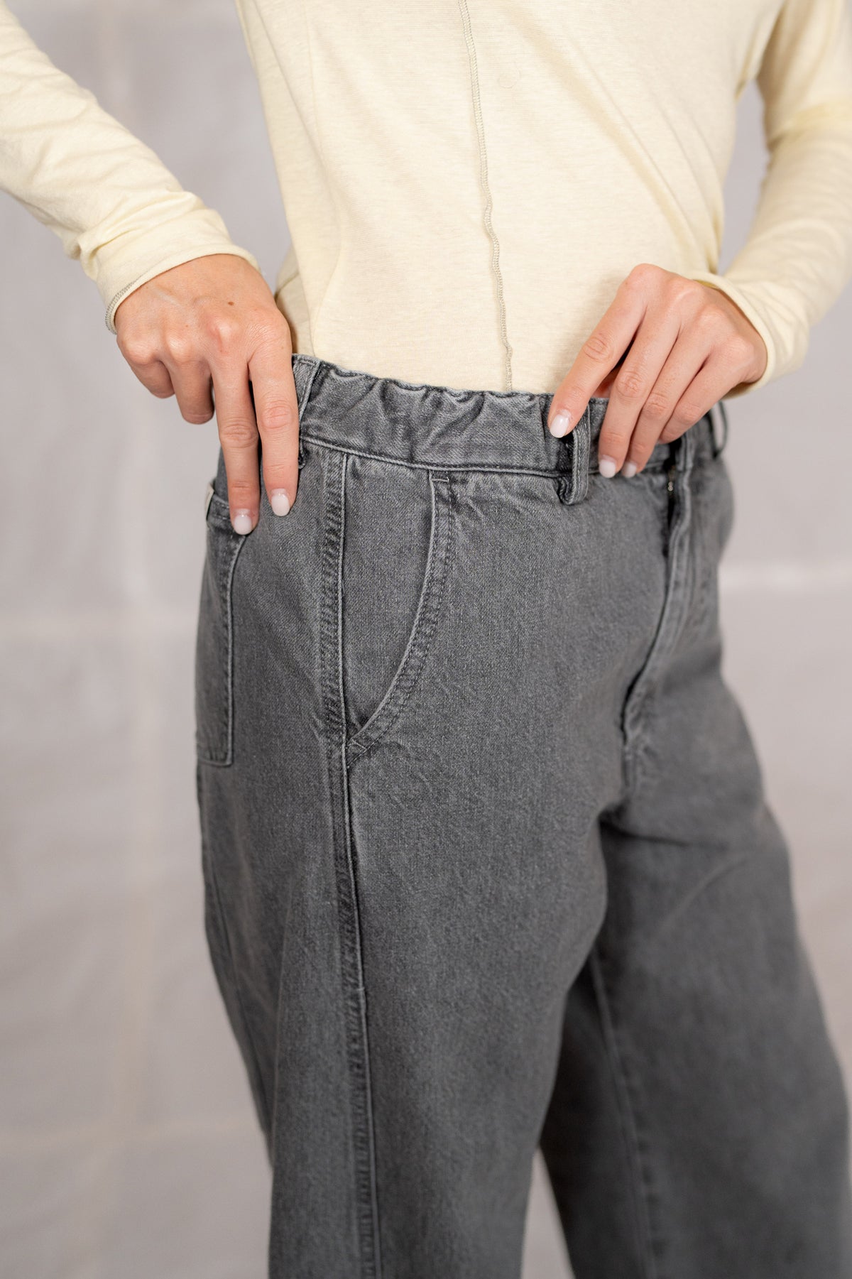 Jeans Selene in cotone canapa con elastico in vita - grigio stonewashed