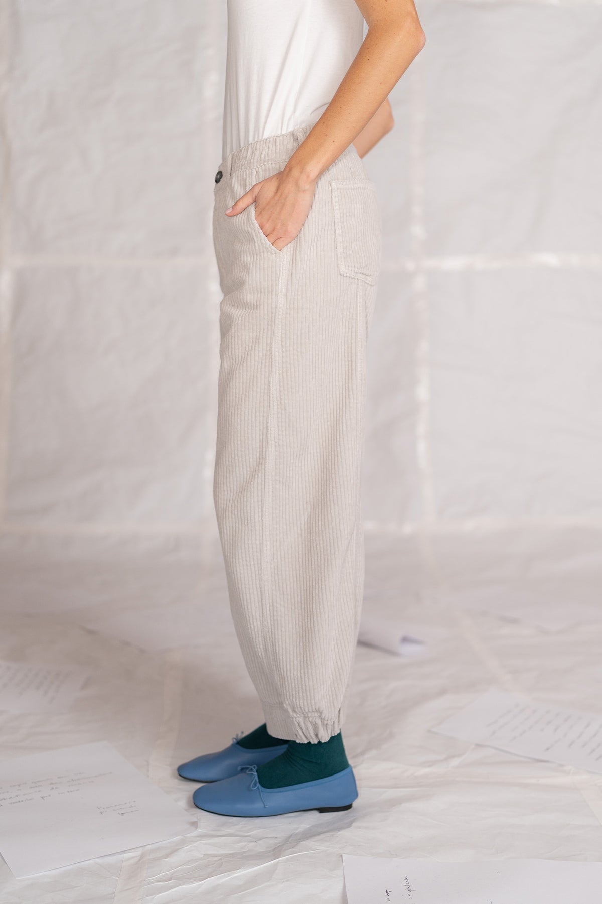Pantalone Selene in velluto con elastico in vita - Sasso