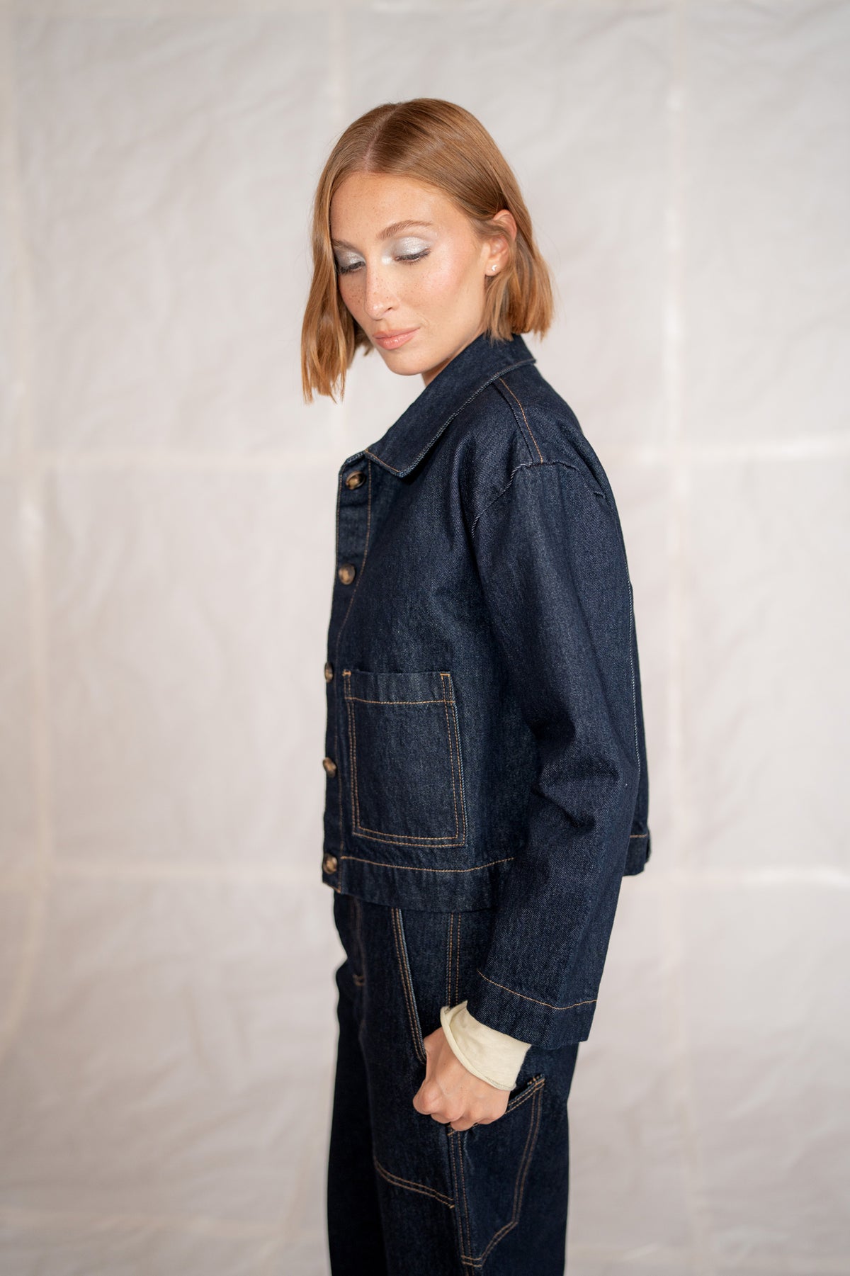 Overshirt Jeans Eva mit Kordelzug aus recycelter Baumwolle – Blau gewaschen