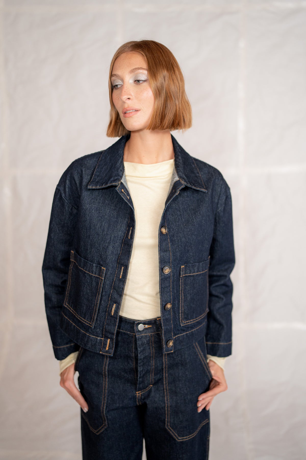 Overshirt Jeans Eva mit Kordelzug aus recycelter Baumwolle – Blau gewaschen