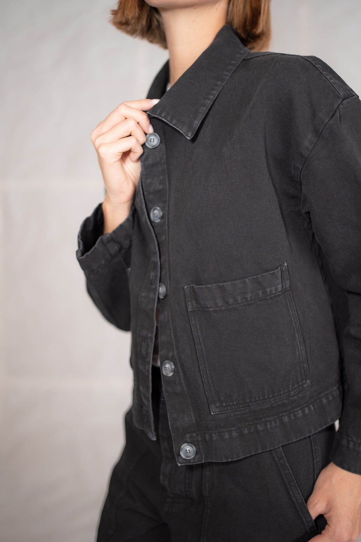 Overshirt Jeans Eva mit Kordelzug aus recycelter Baumwolle – Blau gewaschen