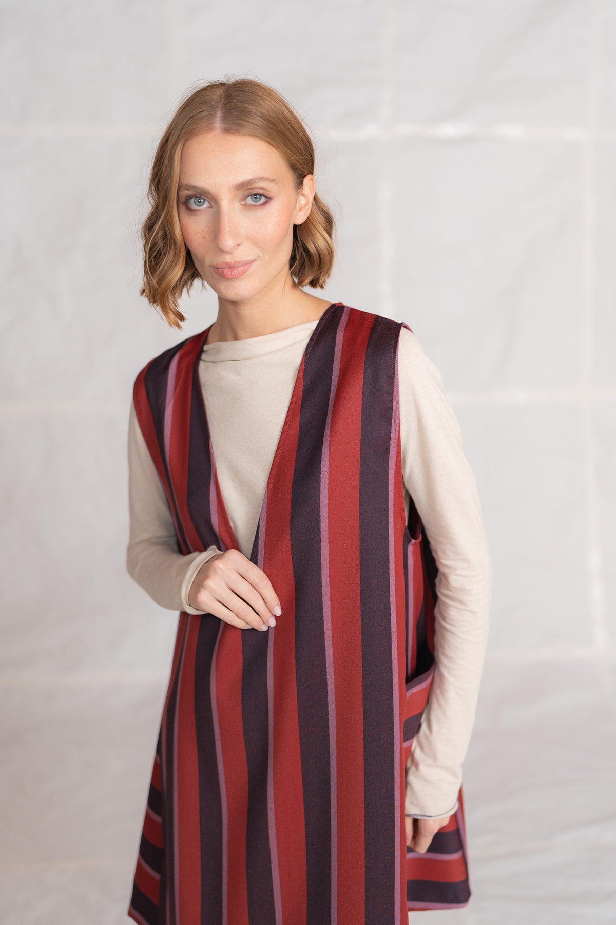 Vestito scamiciato Cosmo in lana vergine - Righe rosso e blu