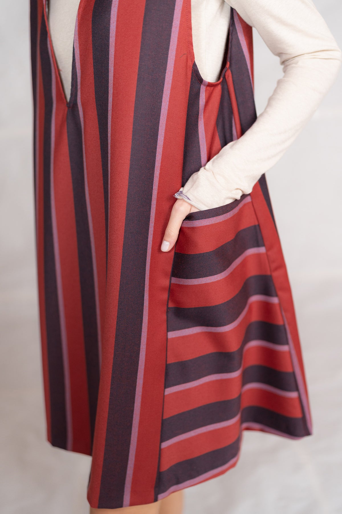 Vestito scamiciato Cosmo in lana vergine - Righe rosso e blu