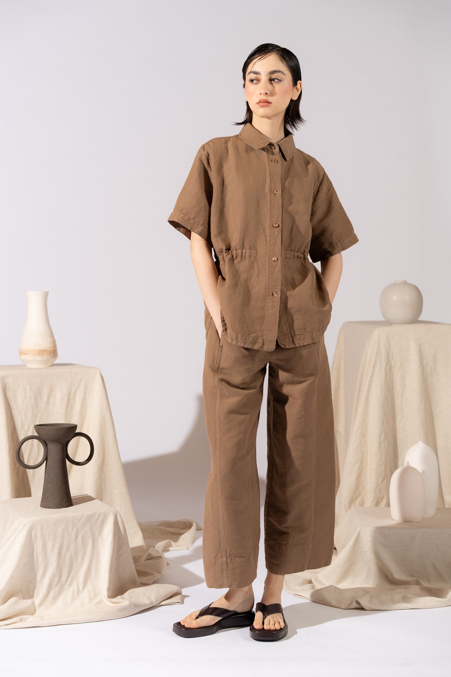 Pantaloni Levante in canapa cotone con elastico in vita e coulisse - Marrone