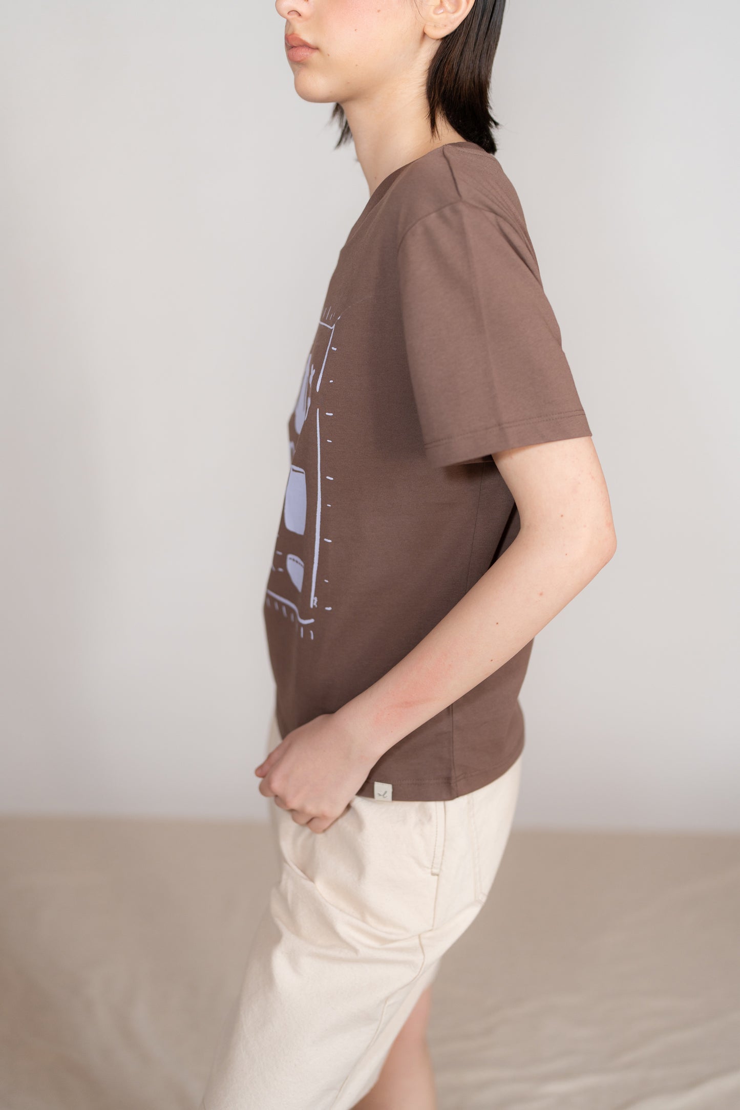 Sweatshirt mit Rundhalsausschnitt „Uno spazio da custodire” (Ein Ort zum Bewahren) – Bio-Baumwolle – Marineblau