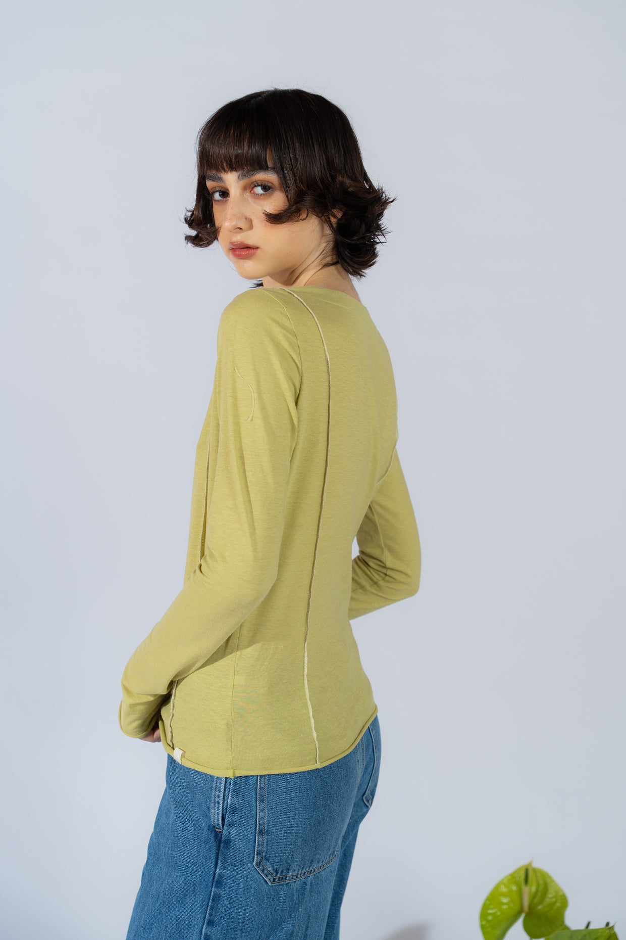 Tea Langärmliges Shirt aus Hanf-Baumwolle mit Kontrastnähten – Bergamottegrün