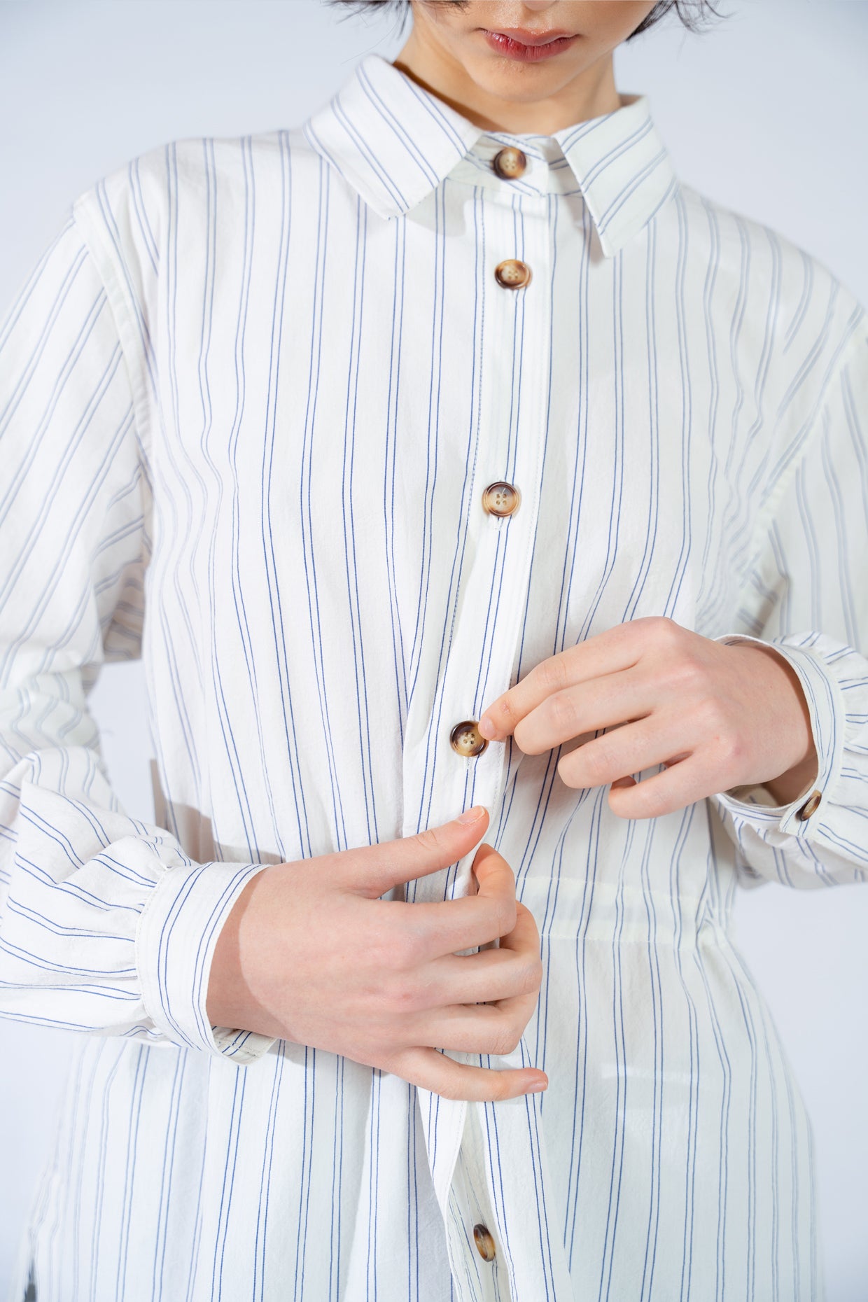 Camicia Vera con coulisse in cotone bio - bianco riga blu