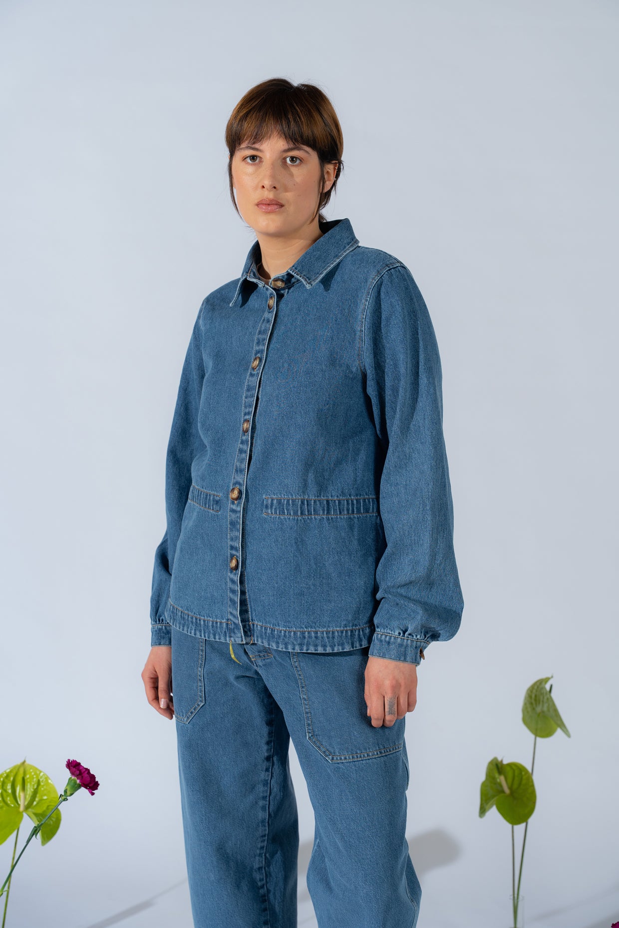 Overshirt Jeans Eva mit Kordelzug aus recycelter Baumwolle – Blau gewaschen