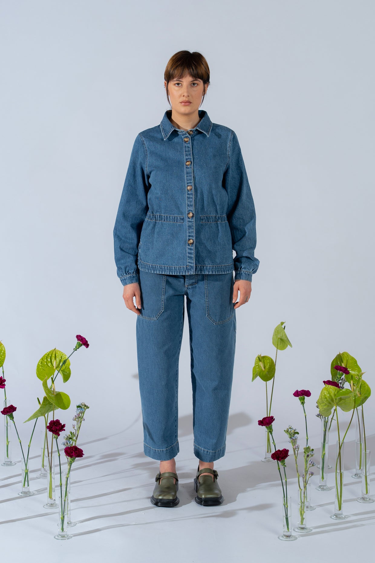 Overshirt Jeans Eva mit Kordelzug aus recycelter Baumwolle – Blau gewaschen