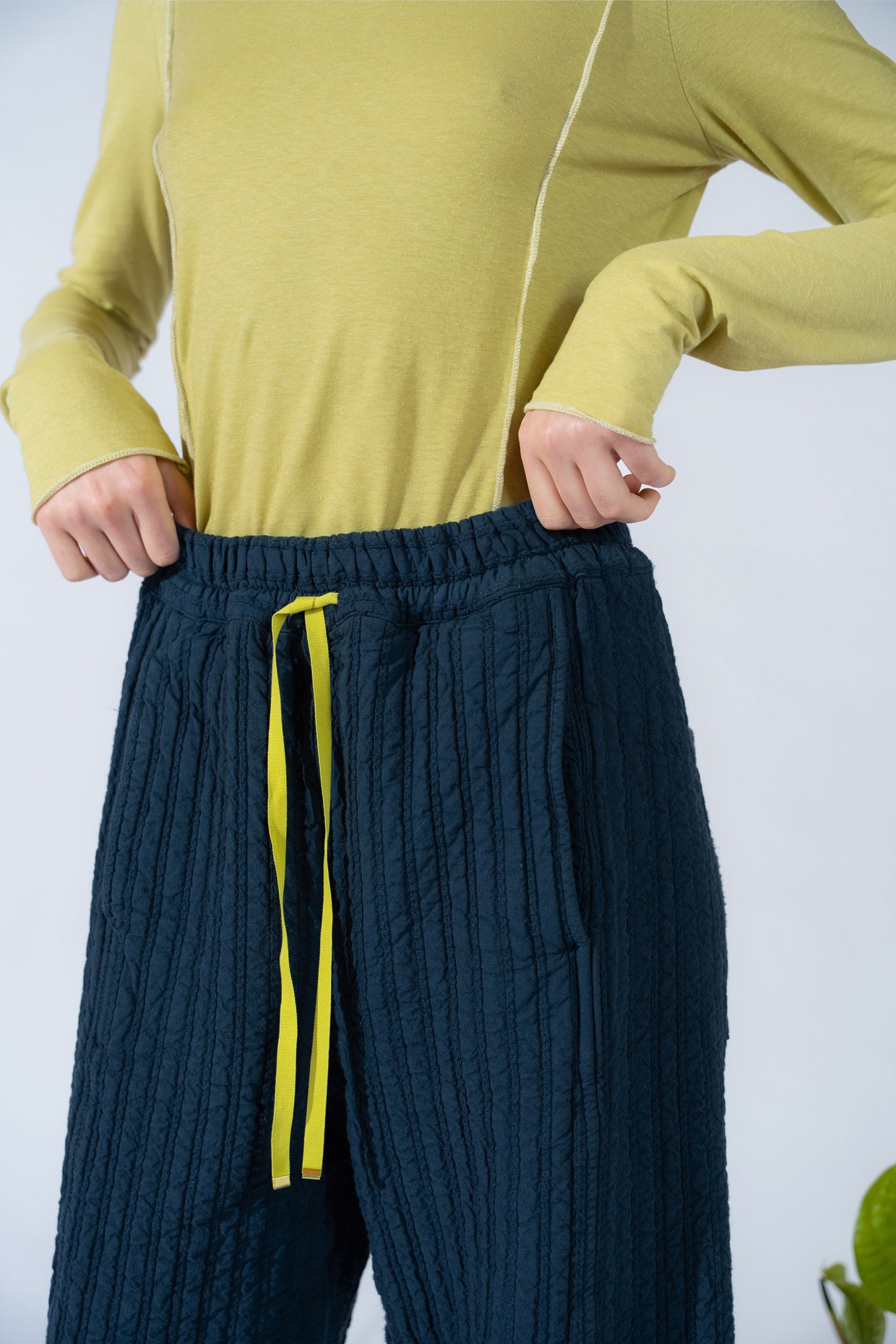 Milo-Hose aus recycelter Baumwolle mit Gummizug und verstellbarem Kordelzug – Marineblau
