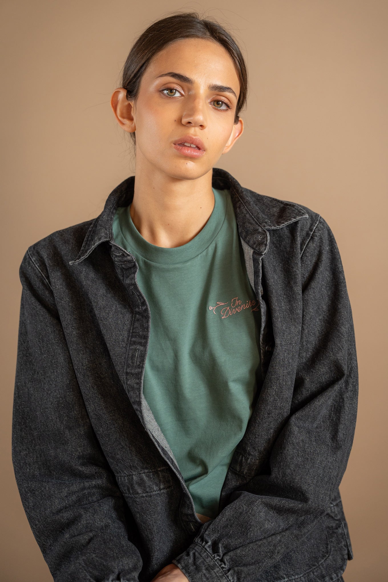 T-shirt "In divenire" - verde Eucalipto