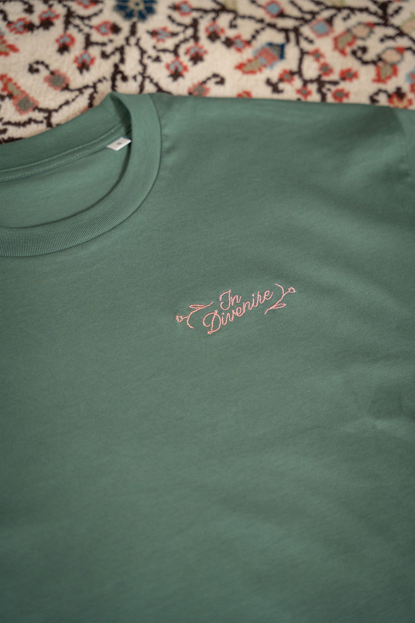 T-shirt "In divenire" - verde Eucalipto