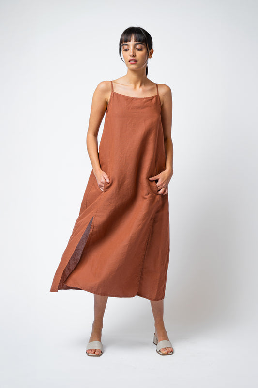 Vestito Aria con tasche e spacchi laterali in Canapa e Cotone - marrone Siena