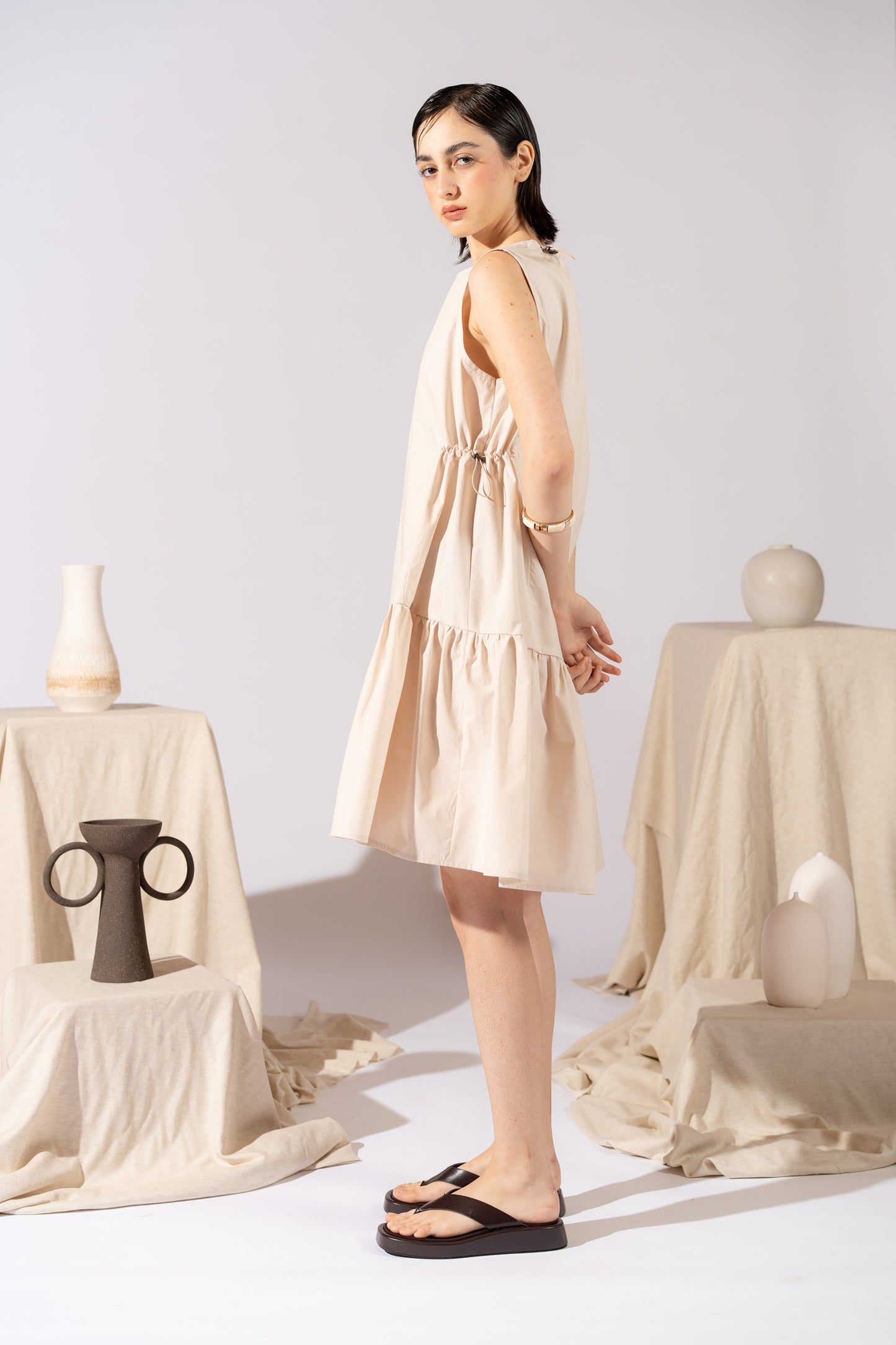 Vestito Dalia in cotone biologico con regolatori - Mandorla
