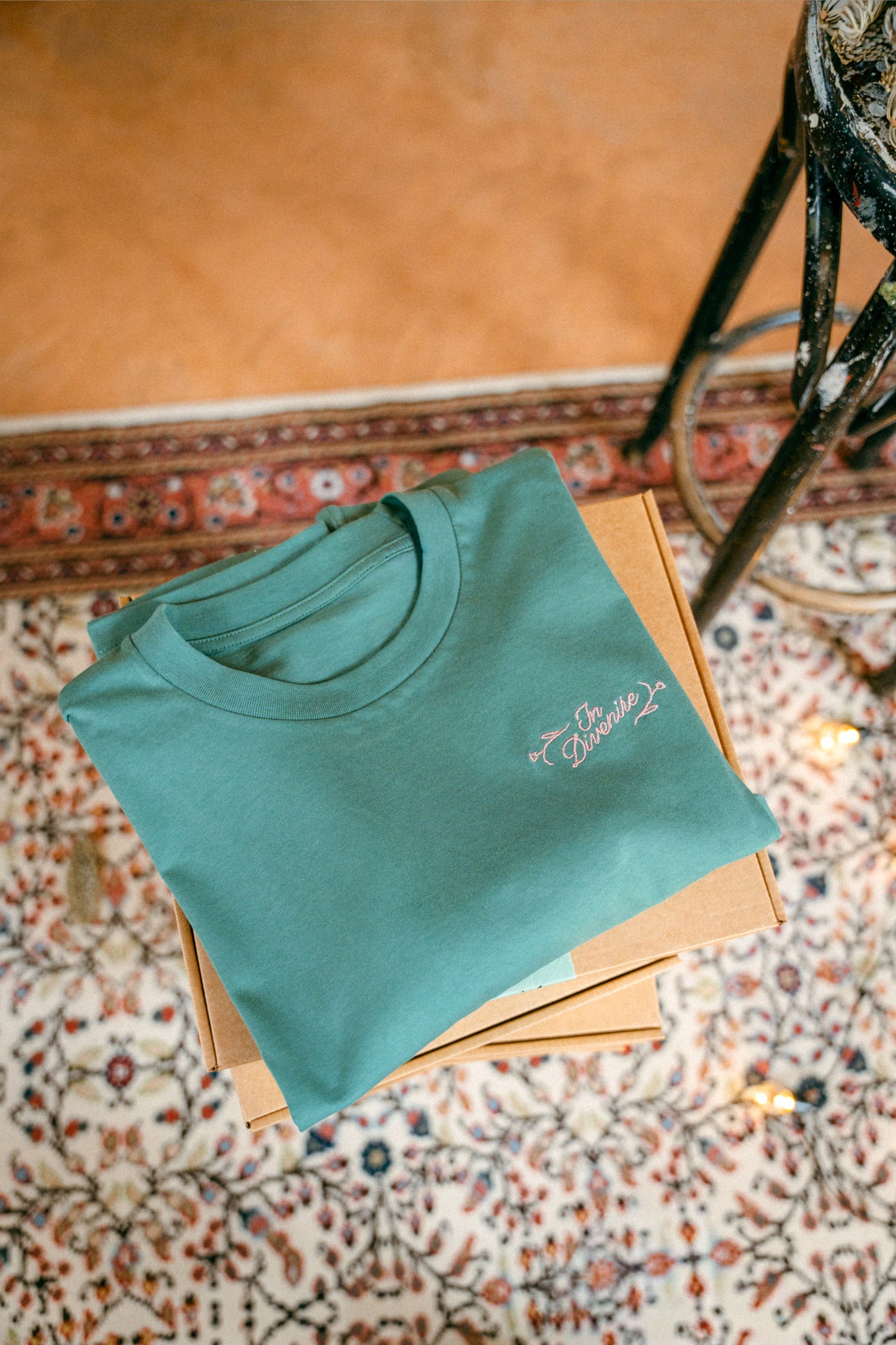 T-shirt "In divenire" - verde Eucalipto